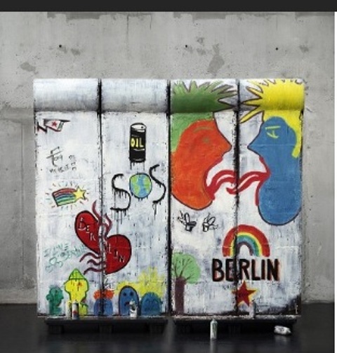 alt="Muro di Berlino"